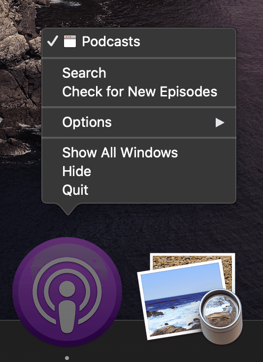 Menu kontekstowe ikony aplikacji Podcasty z opcjami „Szukaj” i „Sprawdź nowe odcinki”.