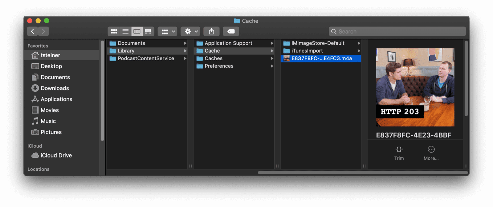 El Finder de macOS navegó al directorio del sistema de la app de Podcasts.