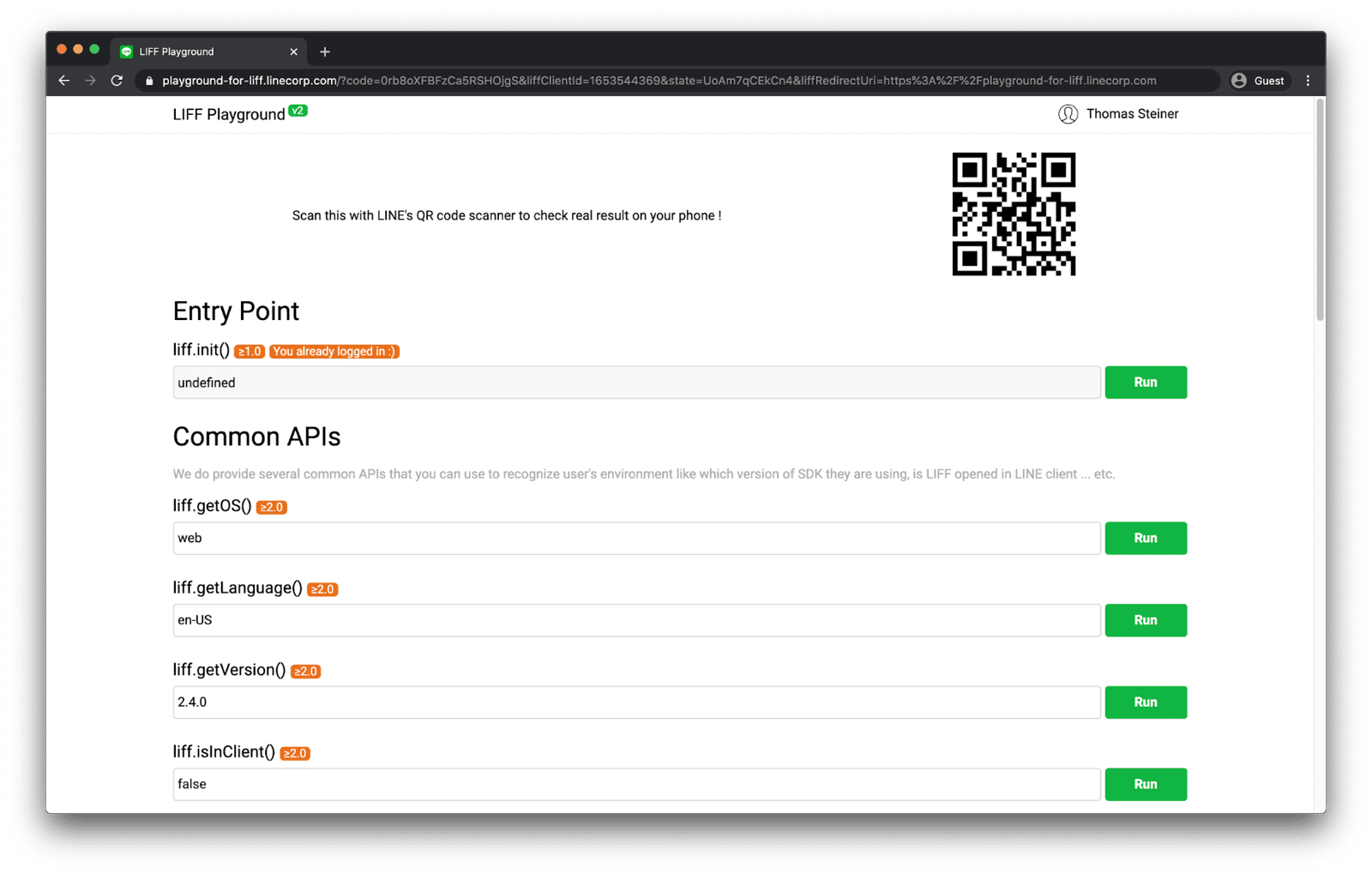 Aplikacja demonstracyjna LINE Playground działa w przeglądarce i wyświetla funkcję „liff.getOS()”, która zwraca wartość „web”.